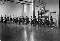 B54249_Roskilde Pigeskole af 1855, gymnastikopvisning, ca. 1933.tif