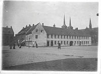 B87593_Nytorv - Sommer,Torvet før 1908.tif