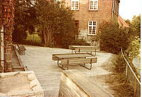 B88901_Duebrødre skole, skolegård, u.å..tif