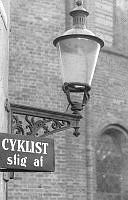 B91067_Stiftsbiblioteket. Gadelampe og skilt..tif