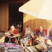 B92296_14_Beboere laver håndarbejde_Him.Gl.PræstegårdPlejehjem_uå.tif